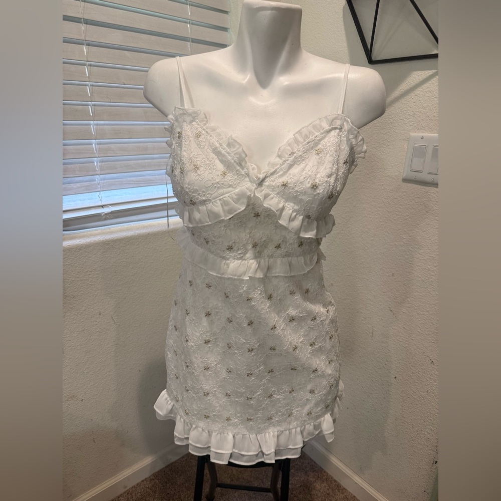 LE LIS RUFFLE DRESS - Picture 2 of 5